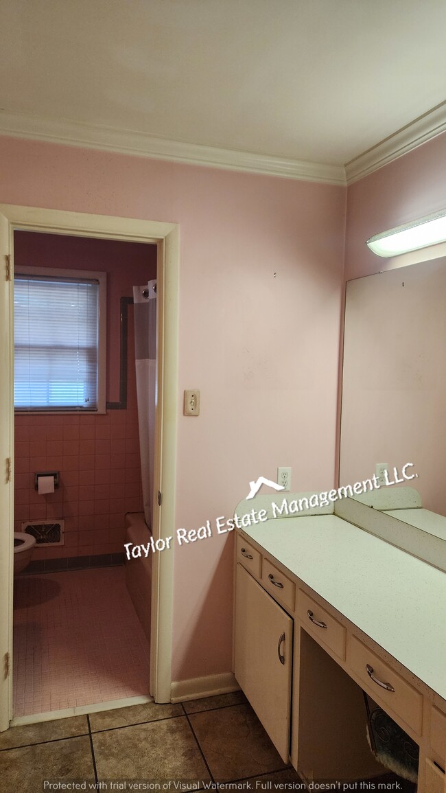 Building Photo - 103 Rivermont Dr