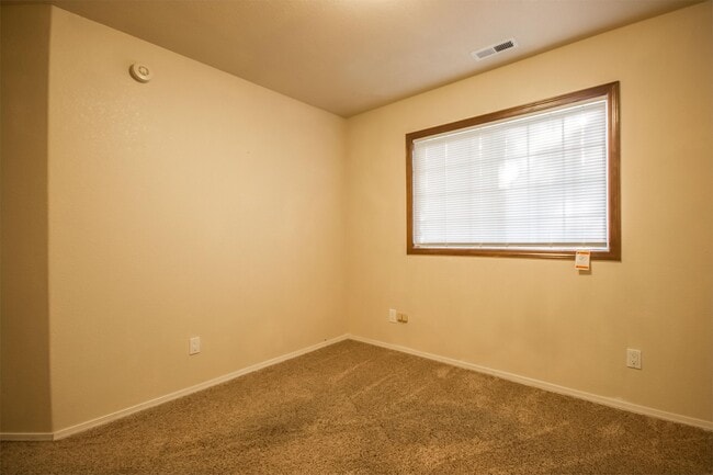 Building Photo - 206 S Riverside Harbor Dr