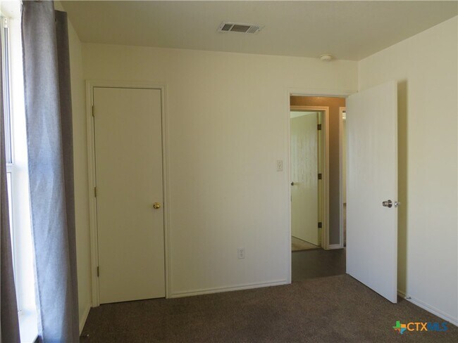 Building Photo - 2501 Westwood Dr
