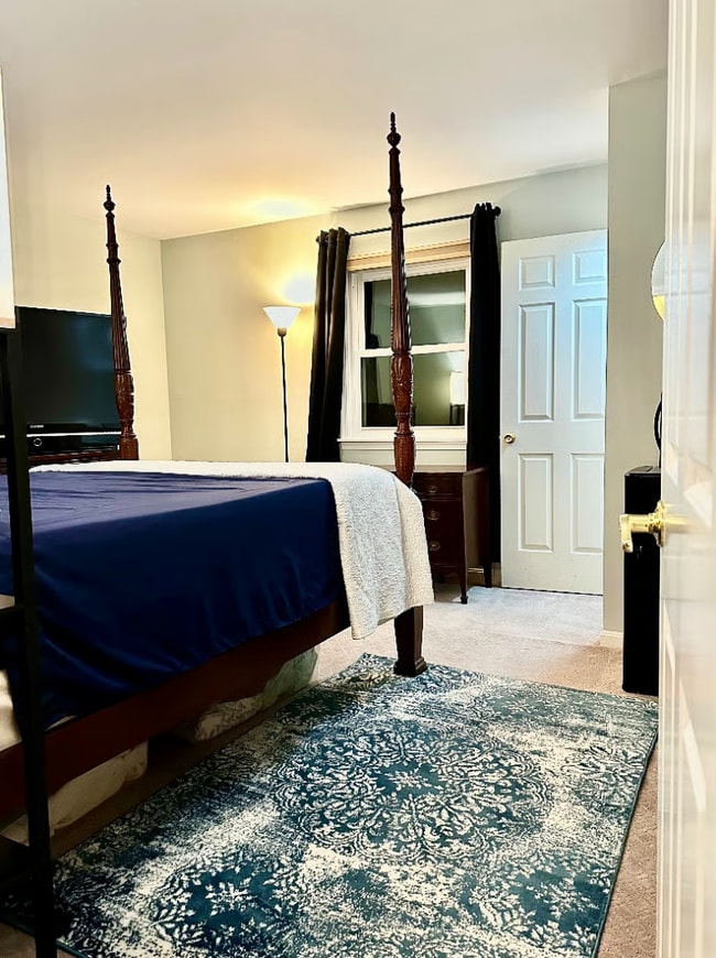 Building Photo - 6636 Isle of Skye Dr