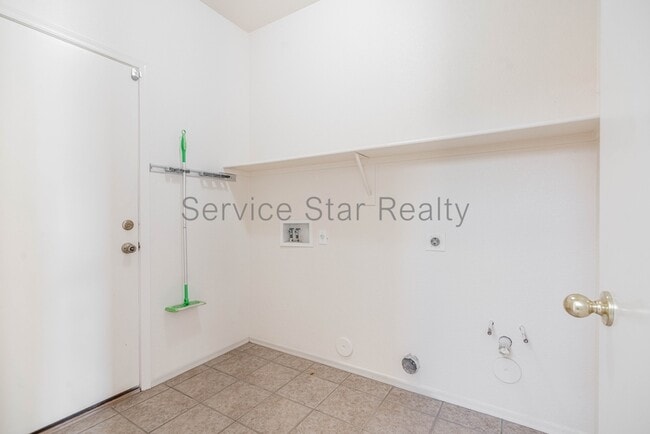 Building Photo - 3616 S Arroyo Ln