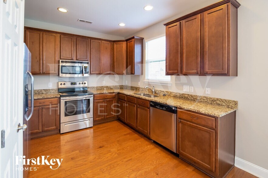 Building Photo - 131 Woodbrook Way