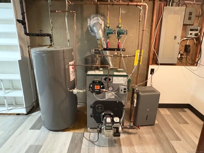 Building Photo - 5 Beaver Dam Trail