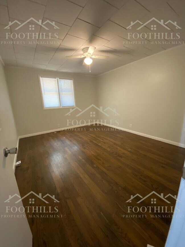 Building Photo - 106 Hanks Dr