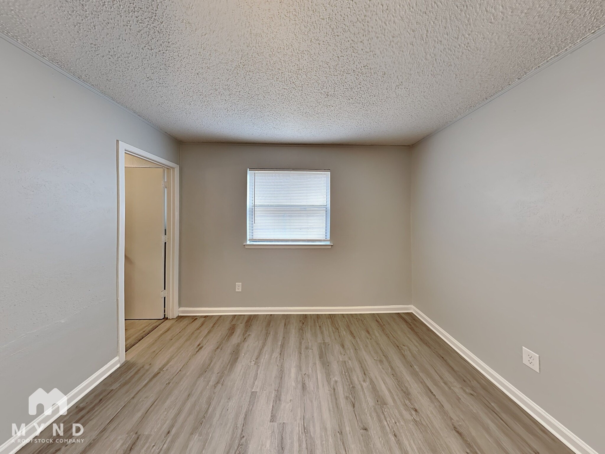 Building Photo - 1203 Thannisch Ct