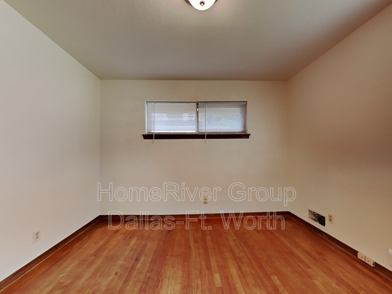 Building Photo - 1216 Glen Cove Dr