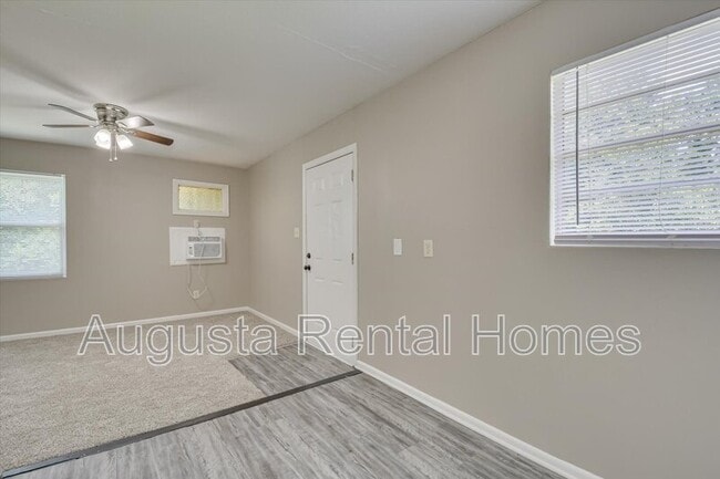Building Photo - 320a Verdery Dr