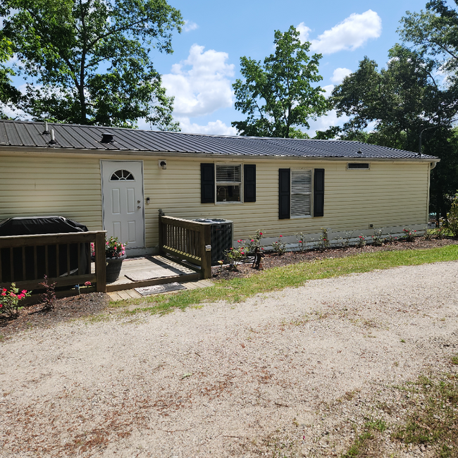 Building Photo - 1989 White Oak Rd