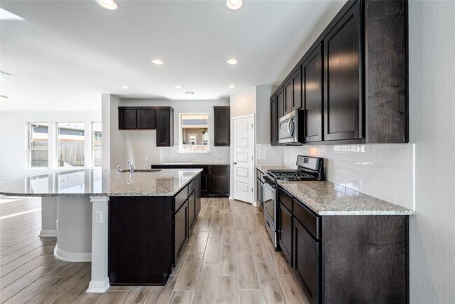 Building Photo - 104 Chalk Lake Cove