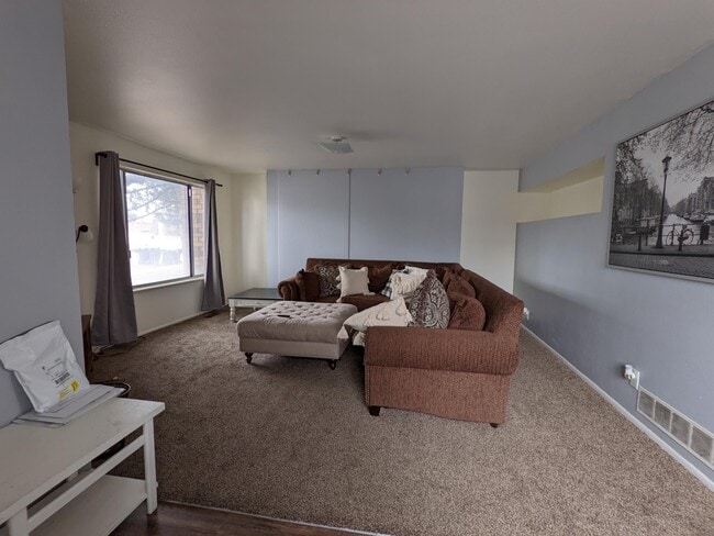 Building Photo - 1728 N 550 W