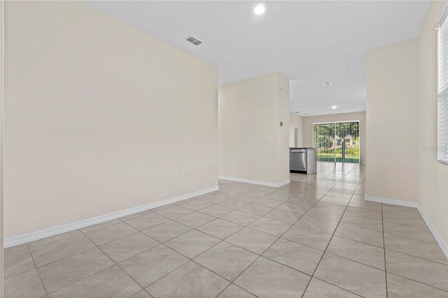 Building Photo - 5260 Sunshine Dr