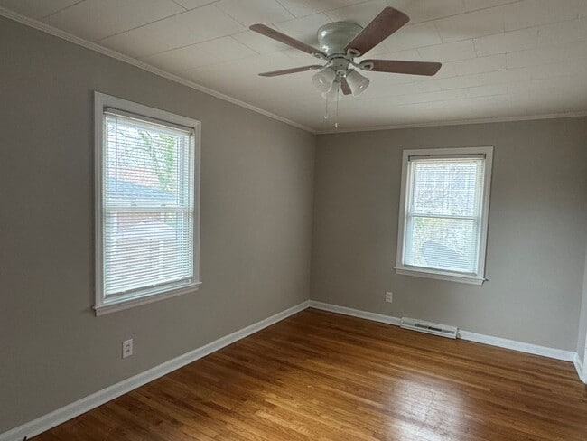 Building Photo - Walk to NCCU. 3 Bedroom