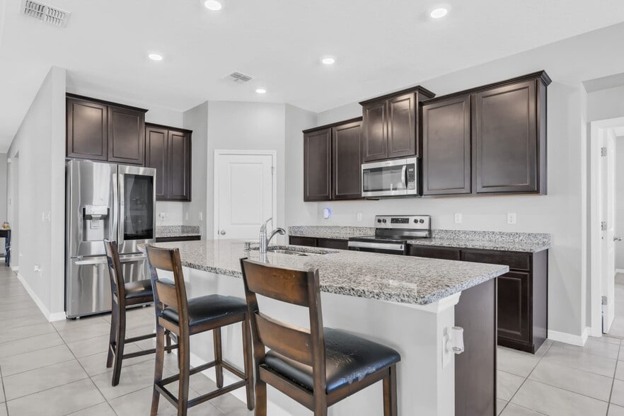 Building Photo - 528 Ocean Spray Dr