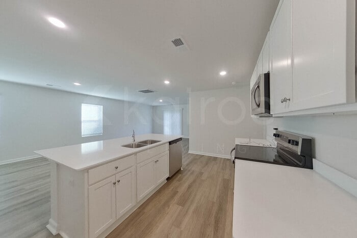 Building Photo - 112 Overstreet Way