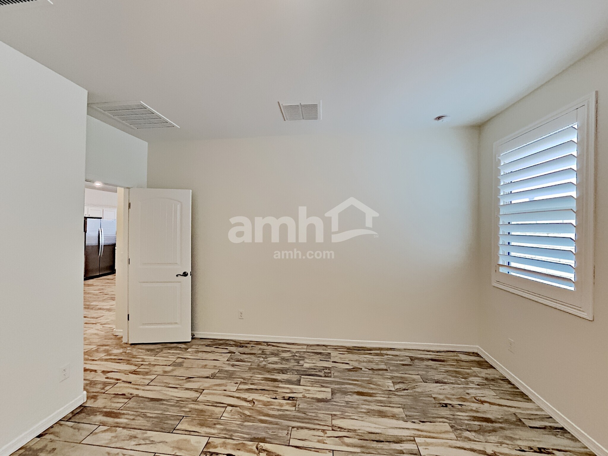 Building Photo - 16657 W Jenan Dr