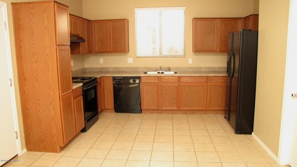 Building Photo - 1938 E Loma Vista St