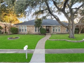 Building Photo - 3528 Pinehurst Dr