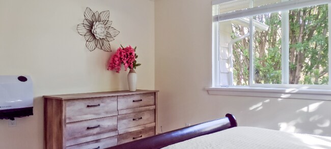 Building Photo - 711 N Third St