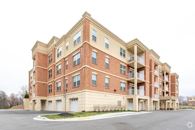 Building Photo - Vantage at Turf Valley