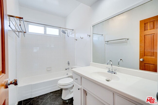 Building Photo - 1131 14th St