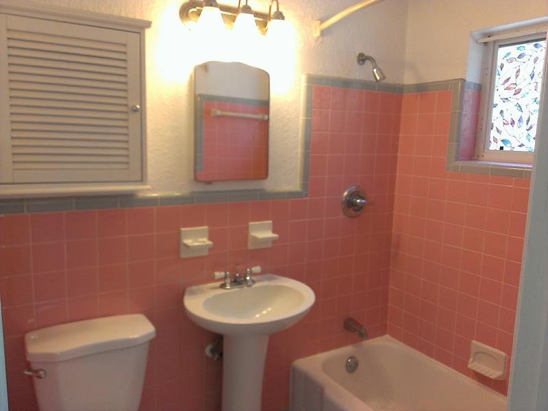 Bathroom - 1225 SW 4th Ct