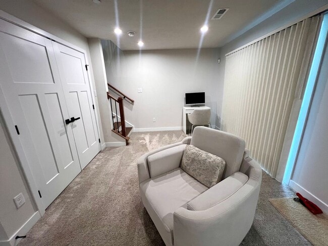 Building Photo - Canonsburg - 3 Bedroom 2.5 Bathroom Townhome For Rent