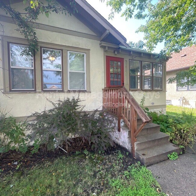 Building Photo - 1801 N Thomas Ave