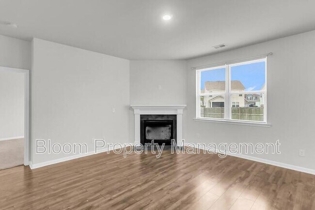 Building Photo - 227 Shortmarsh St
