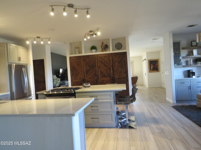 Building Photo - 2509 N Mesquite Pl