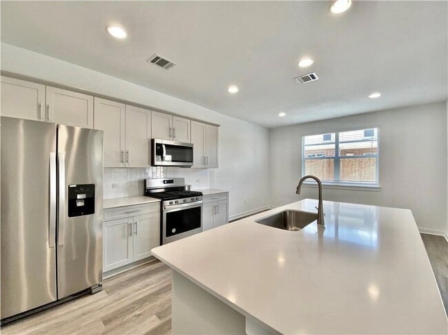 Building Photo - 1825 Bonham Ln