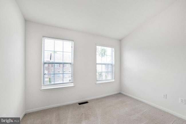 Building Photo - 7872 River Rock Way