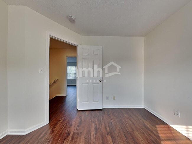 Building Photo - 1048 Reveres Run