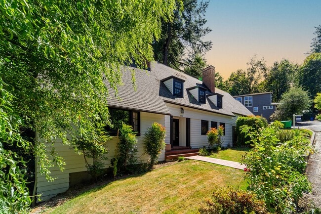 Building Photo - Luxurious Portland Heights home tucked away on a private street on nearly half an acre.
