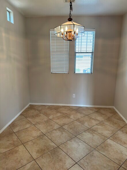Building Photo - 2926 S Anderson Ln