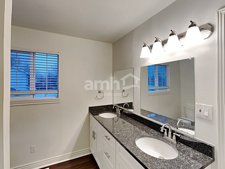 Building Photo - 436 N 2150 W