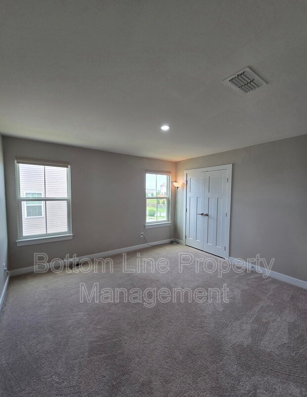 Building Photo - 2030 Sewall Ave SW