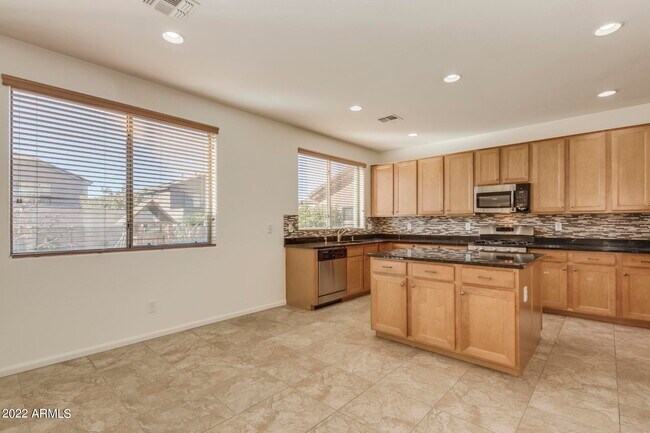 Building Photo - 5733 W Plum Rd