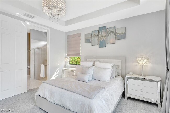 Building Photo - 10908 Clarendon St