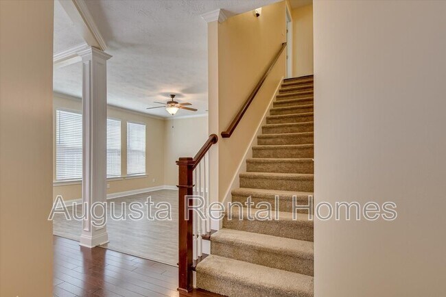 Building Photo - 1036 Lancaster Way