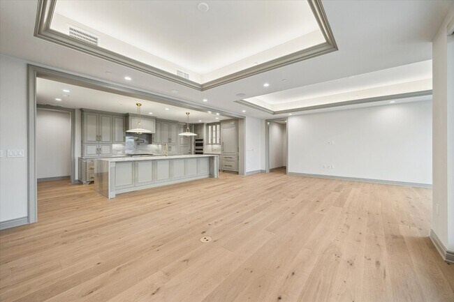 Building Photo - 1717 Bissonnet St