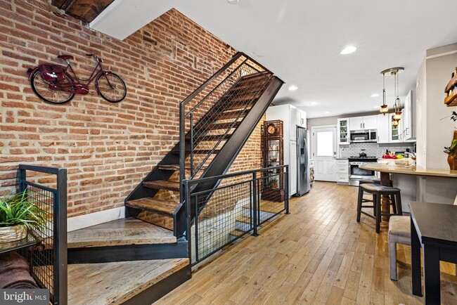 Building Photo - 521 Gittings St