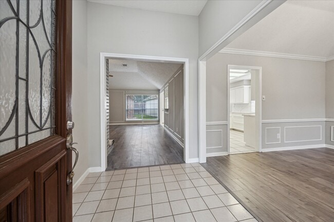 Building Photo - 15974 Knolls Lodge Dr