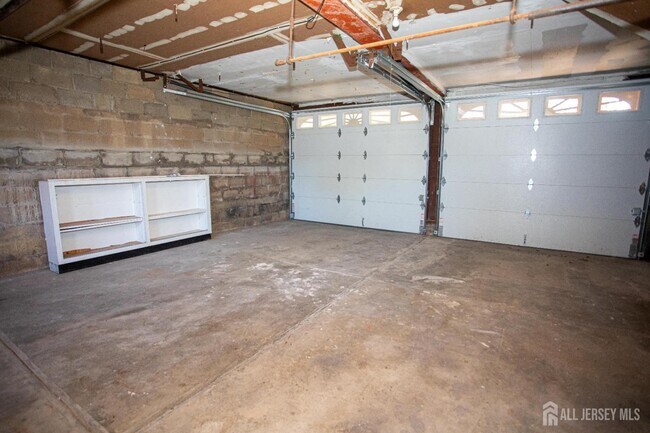 Building Photo - 32 Heston Ave