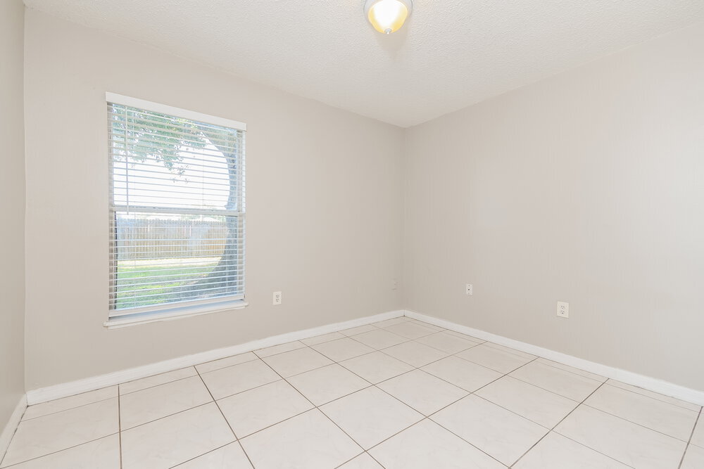Building Photo - 16 Dorset Dr