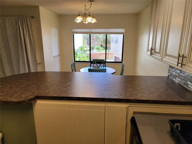 Building Photo - 1515 Pinellas Bayway S