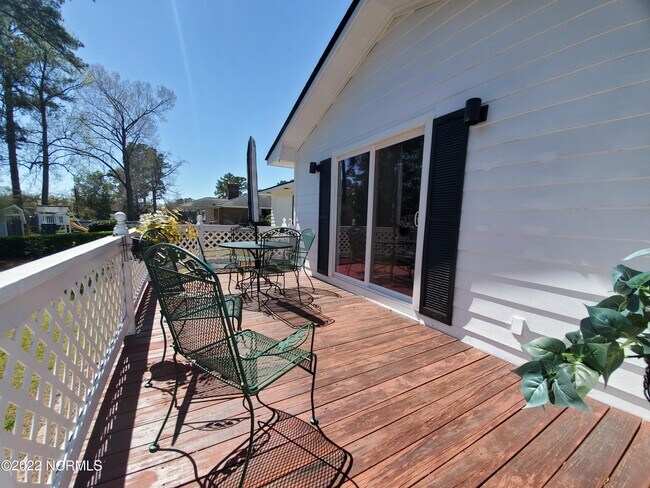 Building Photo - 6325 Niblick Rd