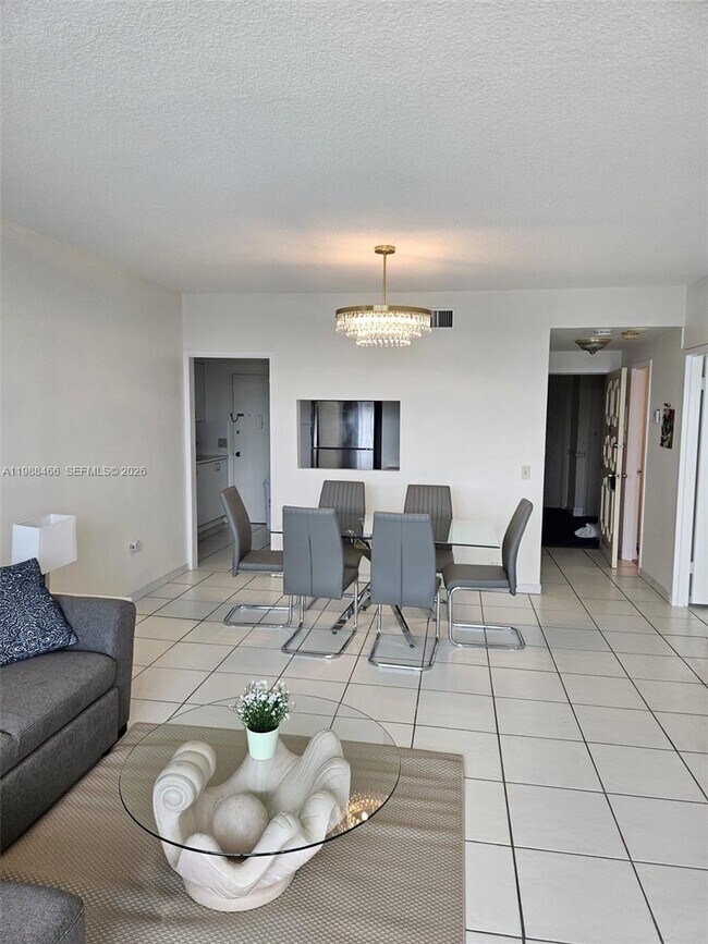 Building Photo - 3505 S Ocean Dr