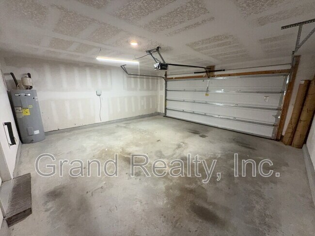 Building Photo - 5520 Lancelot Trl