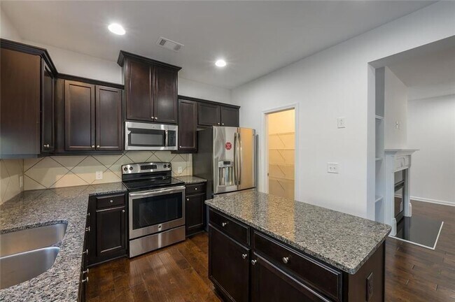 Building Photo - 2341 Attewood Dr