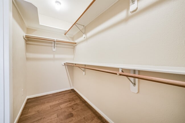 Building Photo - 2411 Misty Falls Ct